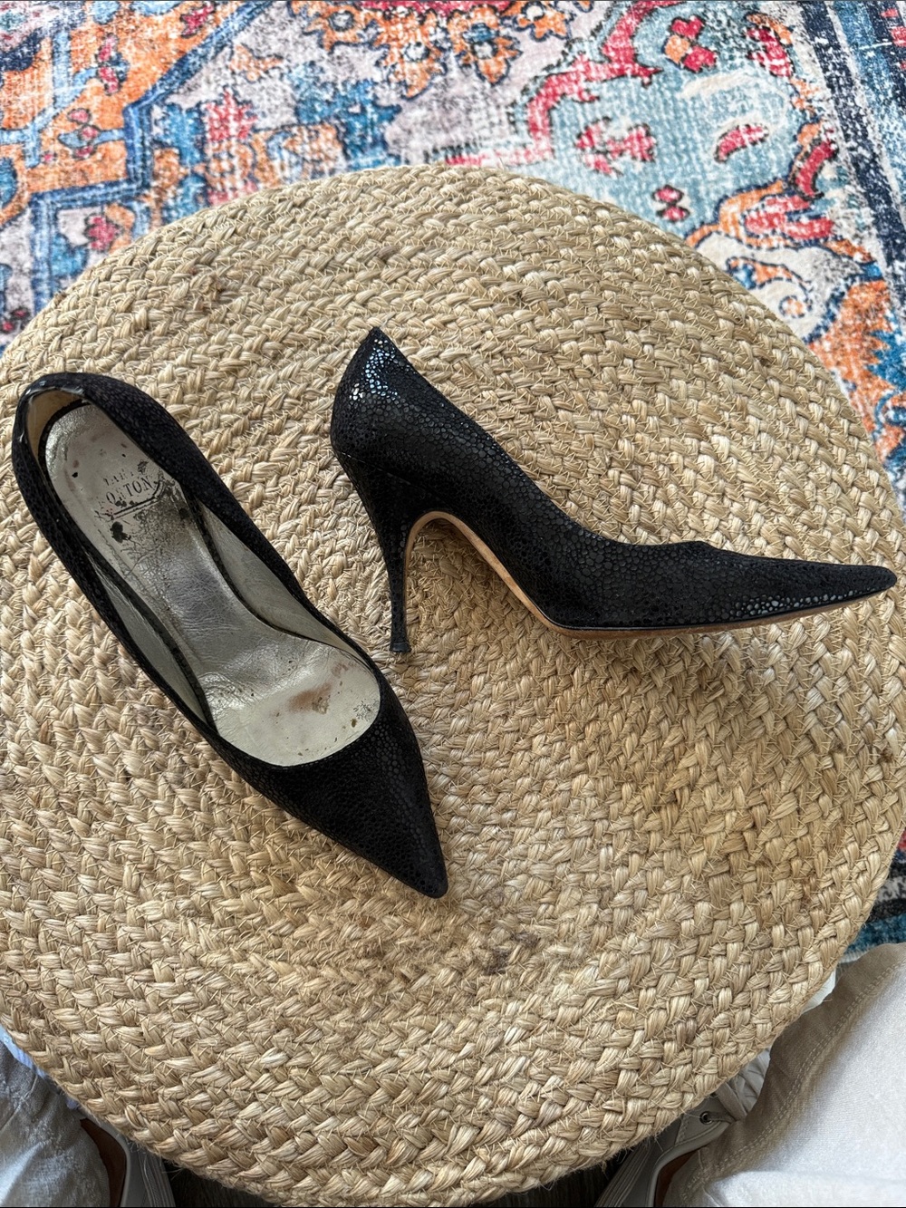 Mary Norton SZ 37 Black embossed leather Pumps. Made it Italy. Leather sole.